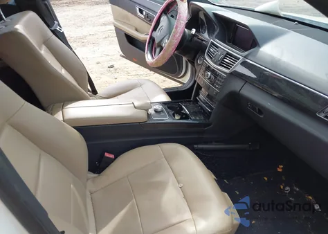 2010 Mercedes-Benz E 350 4Matic z USA, uszkodzony, nr VIN WDDHF8HB0AA227759